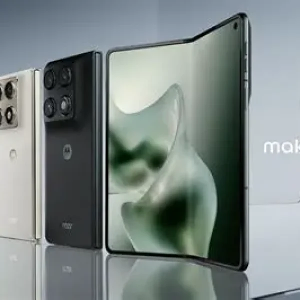 Motorola Razr Fold Review: Stylish Foldable Phone with Premium Features