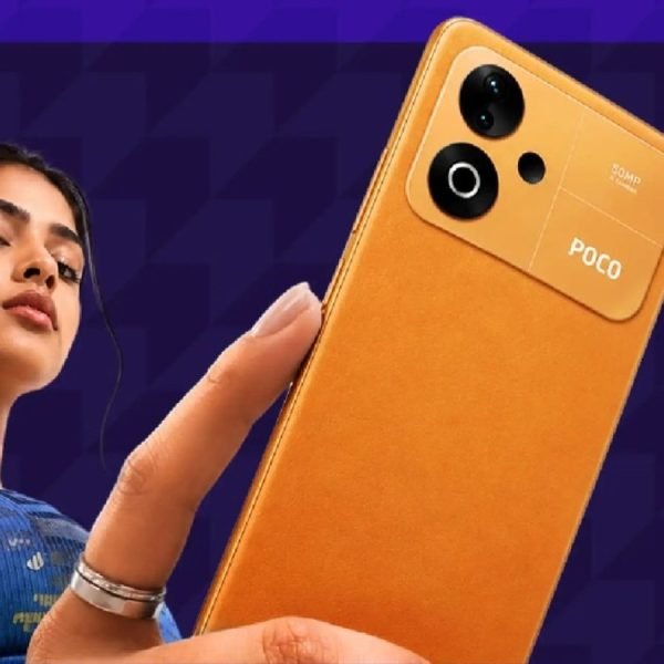 Poco M8 Power Stars in Hands-On Photos